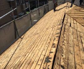 既存屋根材の撤去